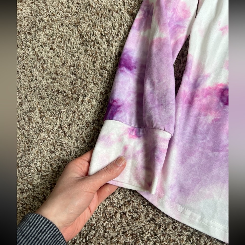 Shein purple tie dye lounge set | long sleeve top + shorts | size m - Picture 8 of 11